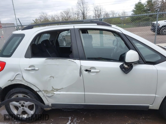 2007 Suzuki SX4 with VIN JS2YB413375110637, listed as a IAAI auction lot 42023013 with 226,585 mi miles. Bid and sale history available at carsss.com. Image 14.