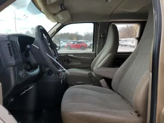 2011 Chevrolet Express Passenger 1LT z VIN 1GAZG1FG2B1154258, wystawiony jako Copart lot #78729104 z przebiegiem 180 662 mil mil oraz Szkoda całkowita • Salvage title. Historia ofert i sprzedaży dostępna na DreamBid. Obrazek 7.