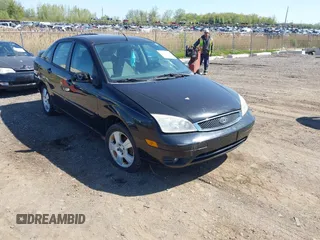 2007 Ford Focus S z VIN 1FAHP34N67W223825, wystawiony jako IAAI lot #42226952 z przebiegiem 271 842 mil mil oraz . Historia ofert i sprzedaży dostępna na DreamBid. Obrazek 1.