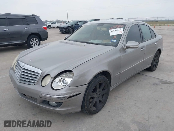 2008 Mercedes-Benz E-Class Luxury 3.5L with VIN WDBUF56X18B322372, listed as a IAAI auction lot 41784816 with 1 mi miles. Bid and sale history available at carsss.com. Image 6.