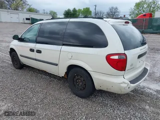 2005 Dodge Caravan SE with VIN 1D4GP24R85B124336, listed as a IAAI auction lot 41917022 with 282,068 mi miles. Bid and sale history available at carsss.com. Image 3.