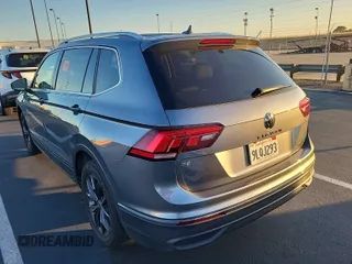 2024 Volkswagen Tiguan SE z VIN 3VV3B7AX0RM107010, wystawiony jako IAAI lot #42845198 z przebiegiem 22 903 mil mil oraz . Historia ofert i sprzedaży dostępna na DreamBid. Obrazek 14.
