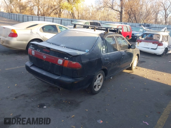 1998 Nissan Sentra z VIN 1N4BB41D0WC753293, wystawiony jako IAAI lot #40903118 z przebiegiem 287 968 mil mil oraz . Historia ofert i sprzedaży dostępna na DreamBid. Obrazek 4.