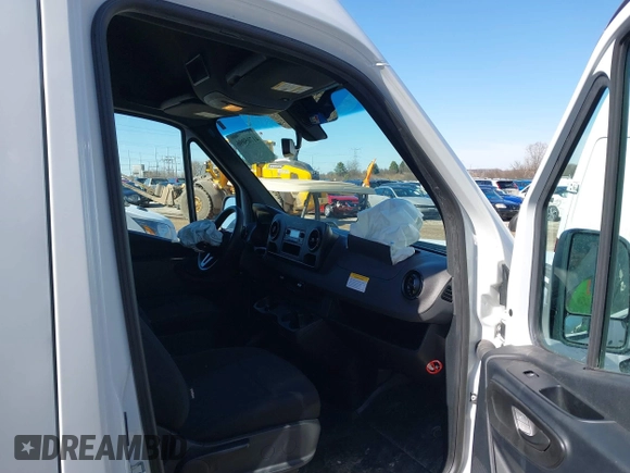 2022 Mercedes-Benz Sprinter Cargo with VIN W1Y4ECHY5NT081741, listed as a IAAI auction lot 41705096 with 70,294 mi miles. Bid and sale history available at carsss.com. Image 5.