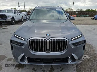 2024 BMW X7 xDrive40i z VIN 5UX23EM08R9V48892, wystawiony jako Copart lot #56059665 z przebiegiem 28 430 mil mil oraz Tytuł czysty. Historia ofert i sprzedaży dostępna na DreamBid. Obrazek 5.