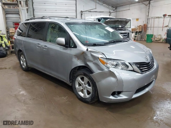 2011 Toyota Sienna LE AAS with VIN 5TDKK3DC3BS082251, listed as a IAAI auction lot 41947235 with 81,610 mi miles. Bid and sale history available at carsss.com. Image 1.