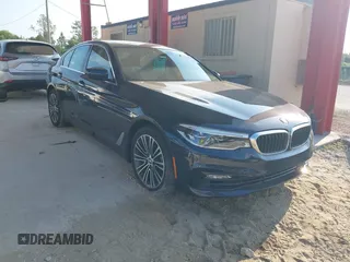 2017 BMW 5 Series 540i xDrive z VIN WBAJE7C31HG888438, wystawiony jako IAAI lot #42345575 z przebiegiem 41 814 mil mil oraz . Historia ofert i sprzedaży dostępna na DreamBid. Obrazek 1.