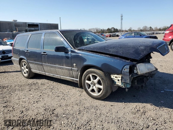 2000 Volvo V70 with VIN YV1LW61J1Y2697727, listed as a Copart auction lot 42295845 with 236,298 mi miles and Salvage Title. Bid and sale history available at carsss.com. Image 4.