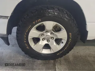 2021 Ram 1500 Big Horn z VIN 1C6SRFMT1MN714659, wystawiony jako IAAI lot #42521058 z przebiegiem 126 678 mil mil oraz . Historia ofert i sprzedaży dostępna na DreamBid. Obrazek 37.