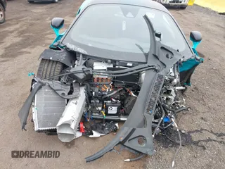 2023 McLaren Artura z VIN SBM16AEA2PW001787, wystawiony jako IAAI lot #41842771 z przebiegiem 2352 mil mil oraz . Historia ofert i sprzedaży dostępna na DreamBid. Obrazek 6.