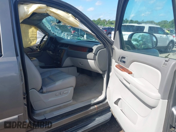 2007 Chevrolet Suburban LS with VIN 1GNFC16J77R260500, listed as a IAAI auction lot 42787990 with 167,163 mi miles and . Bid and sale history available at DreamBid. Image 5.