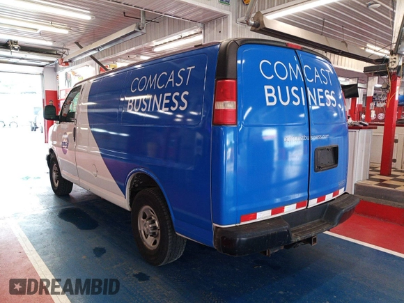 2015 Chevrolet Express Cargo z VIN 1GCWGFCF2F1160764, wystawiony jako IAAI lot #42566615 z przebiegiem 232 493 mil mil oraz . Historia ofert i sprzedaży dostępna na DreamBid. Obrazek 20.