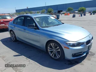 2013 BMW 3 Series 328i z VIN WBA3C1G51DNN94096, wystawiony jako IAAI lot #42359052 z przebiegiem 93 536 mil mil oraz . Historia ofert i sprzedaży dostępna na DreamBid. Obrazek 1.