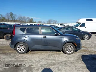 2020 Kia Soul LX with VIN KNDJ23AU2L7012020, listed as a IAAI auction lot 41459734 with 201,605 mi miles. Bid and sale history available at carsss.com. Image 13.