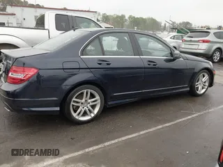 2013 Mercedes-Benz C 300 Sport z VIN WDDGF8AB7DR264500, wystawiony jako IAAI lot #41943477 z przebiegiem 125 547 mil mil oraz . Historia ofert i sprzedaży dostępna na DreamBid. Obrazek 13.
