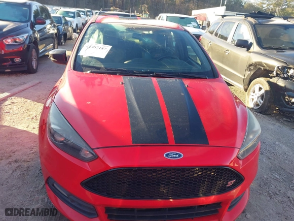 2015 Ford Focus ST with VIN 1FADP3L98FL238958, listed as a IAAI auction lot 41307187 with 162,927 mi miles. Bid and sale history available at carsss.com. Image 12.