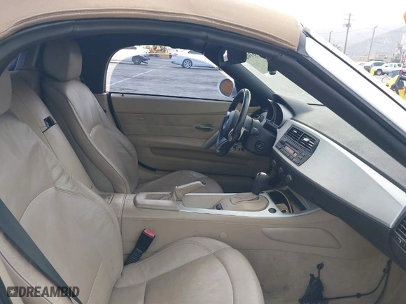 2007 BMW Z4 3.0si with VIN 4USBU53597LX02452, listed as a IAAI auction lot 41788102 with NaN miles. Bid and sale history available at carsss.com. Image 5.