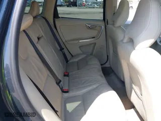 2010 Volvo XC60 3.0T with VIN YV4992DZ5A2085373, listed as a IAAI auction lot 42039356 with 195,336 mi miles. Bid and sale history available at carsss.com. Image 8.
