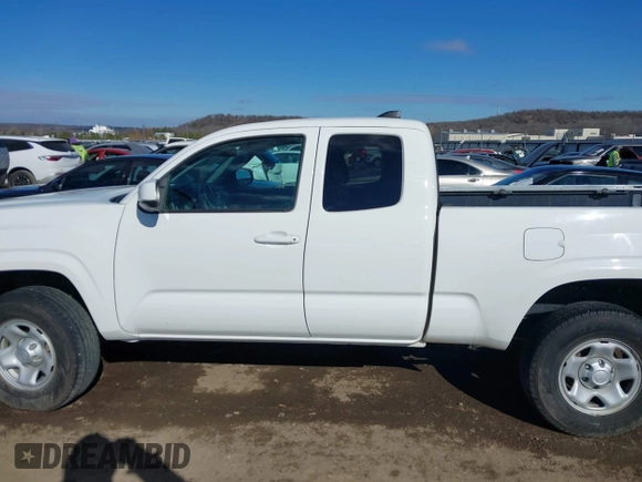 2022 Toyota Tacoma SR с VIN 3TYRX5GN8NT046105, выставлен на аукционе IAAI как лот 41405892 с пробегом 112 340 миль миль и . История ставок и продаж доступна на DreamBid. Изображение 15.