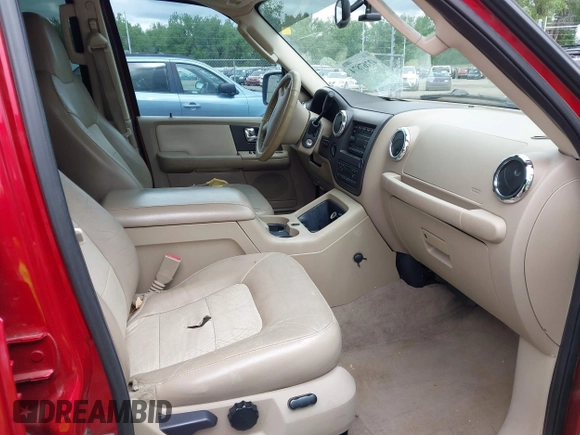 2005 Ford Expedition Eddie Bauer with VIN 1FMFU185X5LA26501, listed as a IAAI auction lot 42267874 with Not provided miles and . Bid and sale history available at DreamBid. Image 5.