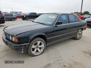 1991 BMW M5 z VIN WBSHD9316MBK05129, wystawiony jako Copart lot #59838475 z przebiegiem Nie podano mil oraz Czysty tytuł • Clean title. Historia ofert i sprzedaży dostępna na DreamBid. Obrazek 1.