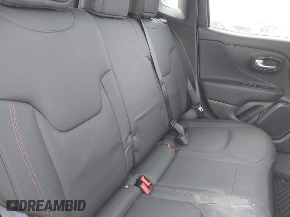 2023 Jeep Renegade Trailhawk z VIN ZACNJDC16PPP73152, wystawiony jako IAAI lot #42128199 z przebiegiem 2 779 mil mil oraz . Historia ofert i sprzedaży dostępna na DreamBid. Obrazek 8.