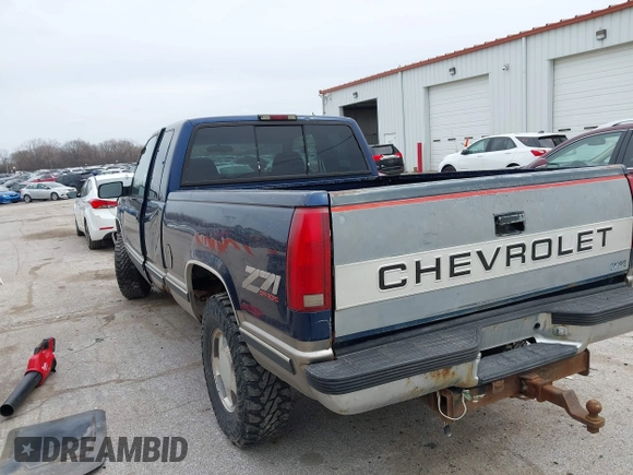 1998 Chevrolet Silverado 1500 with VIN 2GCEK19R2W1255365, listed as a IAAI auction lot 41939461 with 276,204 mi miles and . Bid and sale history available at DreamBid. Image 3.
