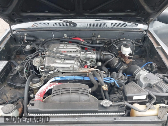 1990 Toyota Pickup z VIN JT4VN93D7L5014236, wystawiony jako IAAI lot #41776761 z przebiegiem Nie podano mil oraz . Historia ofert i sprzedaży dostępna na DreamBid. Obrazek 10.