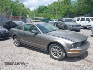 2005 Ford Mustang Deluxe z VIN 1ZVFT80N355160005, wystawiony jako IAAI lot #42288228 z przebiegiem 152 140 mil mil oraz . Historia ofert i sprzedaży dostępna na DreamBid. Obrazek 1.