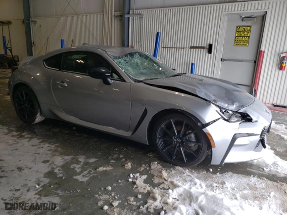 2024 Toyota GR86 Premium with VIN JF1ZNBE16R9752970, listed as a Copart auction lot 44932225 with 1,087 mi miles and Salvage Title. Bid and sale history available at carsss.com. Image 4.