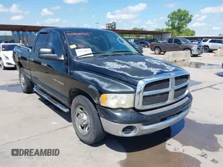 2005 Dodge 2500 SLT z VIN 3D7KR28C35G866292, wystawiony jako IAAI lot #42326062 z przebiegiem 231 467 mil mil oraz . Historia ofert i sprzedaży dostępna na DreamBid. Obrazek 1.