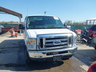 2013 Ford Econoline Passenger XL z VIN 1FBSS3BL5DDA58538, wystawiony jako IAAI lot #41918651 z przebiegiem 141 471 mil mil oraz . Historia ofert i sprzedaży dostępna na DreamBid. Obrazek 12.