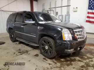 2013 Cadillac Escalade Platinum Edition with VIN 1GYS4DEFXDR106971, listed as a Copart auction lot 87660985 with 197,951 mi miles and Salvage Title. Bid and sale history available at carsss.com. Image 4.