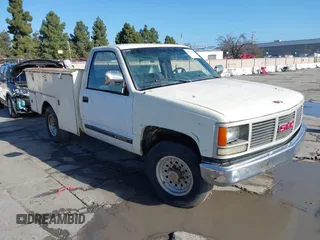 1989 GMC Sierra 1500 with VIN 1GTGC24K2KE504519, listed as a IAAI auction lot 41739839 with 306,714 mi miles and . Bid and sale history available at DreamBid. Image 1.