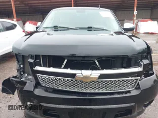 2009 Chevrolet Tahoe LTZ z VIN 1GNFC33J19R282480, wystawiony jako IAAI lot #41536774 z przebiegiem 118 831 mil mil oraz . Historia ofert i sprzedaży dostępna na DreamBid. Obrazek 6.