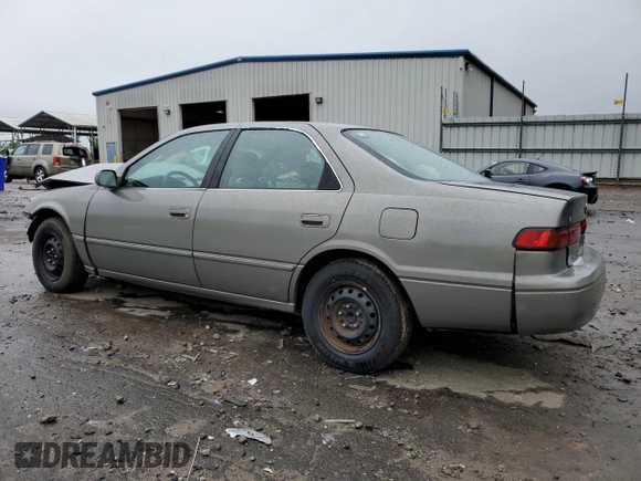 1998 Toyota Camry LE z VIN 4T1BG22K9WU300292, wystawiony jako Copart lot #52169985 z przebiegiem 247 137 mil mil oraz Szkoda całkowita • Salvage title. Historia ofert i sprzedaży dostępna na DreamBid. Obrazek 2.