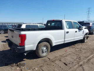 2019 Ford Super Duty F-250 SRW XL with VIN 1FT7W2A64KEE46444, listed as a IAAI auction lot 41743447 with 27,059 mi miles. Bid and sale history available at carsss.com. Image 4.