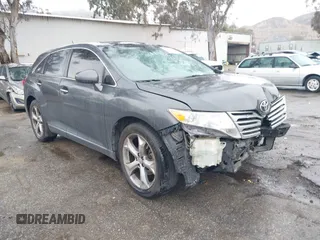 2010 Toyota Venza with VIN 4T3ZK3BB2AU033614, listed as a IAAI auction lot 41576897 with 258,222 mi miles. Bid and sale history available at carsss.com. Image 1.