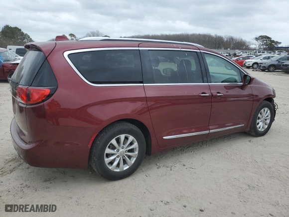 2018 Chrysler Pacifica Touring L with VIN 2C4RC1BG4JR204371, listed as a Copart auction lot 47564655 with NaN miles and Salvage Title. Bid and sale history available at carsss.com. Image 3.