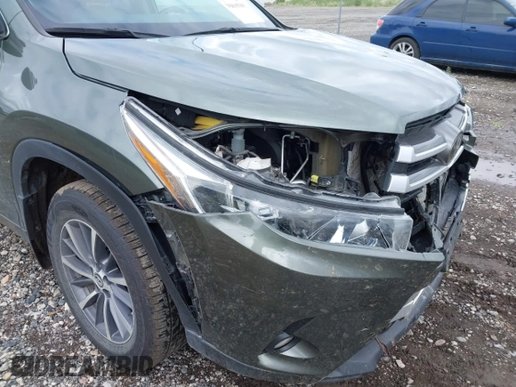 2018 Toyota Highlander SE with VIN 5TDJZRFH9JS823049, listed as a IAAI auction lot 39639165 with 85,990 mi miles and . Bid and sale history available at DreamBid. Image 17.