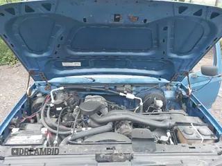 1992 Ford Bronco XL with VIN 1FMEU15N8NLA71453, listed as a IAAI auction lot 42169254 with 141,614 mi miles. Bid and sale history available at carsss.com. Image 10.