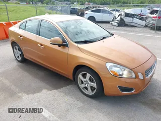 2012 Volvo S60 T5 z VIN YV1622FS6C2056987, wystawiony jako IAAI lot #42198403 z przebiegiem 162 184 mil mil oraz . Historia ofert i sprzedaży dostępna na DreamBid. Obrazek 1.