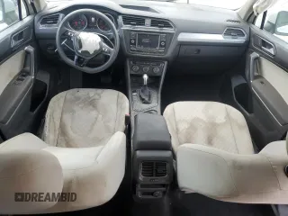 2018 Volkswagen Tiguan S z VIN 3VV1B7AX1JM083571, wystawiony jako Copart lot #54136505 z przebiegiem 137 173 mil mil oraz Szkoda całkowita • Salvage title. Historia ofert i sprzedaży dostępna na DreamBid. Obrazek 8.