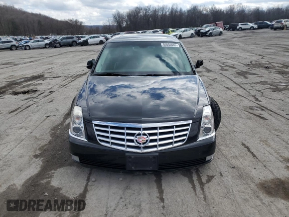 2008 Cadillac DTS 1SD z VIN 1G6KD57Y68U203116, wystawiony jako Copart lot #50050045 z przebiegiem 81 777 mil mil oraz Szkoda całkowita • Salvage title. Historia ofert i sprzedaży dostępna na DreamBid. Obrazek 5.