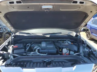 2023 GMC Sierra 1500 SLT z VIN 3GTUUDE86PG246794, wystawiony jako Copart lot #54015905 z przebiegiem 44 295 mil mil oraz Szkoda całkowita • Salvage title. Historia ofert i sprzedaży dostępna na DreamBid. Obrazek 11.