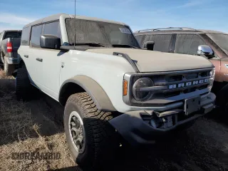 2023 Ford Bronco with VIN 1FMDE5DH8PLB33013, listed as a Copart auction lot 83039524 with 22,285 mi miles and Salvage Title. Bid and sale history available at carsss.com. Image 4.