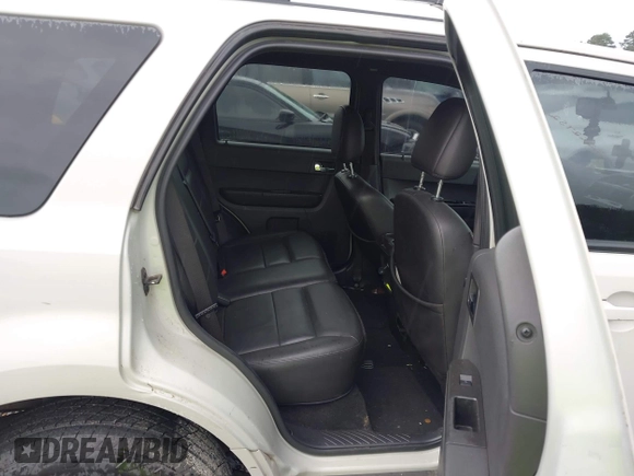 2008 Ford Escape Limited z VIN 1FMCU94138KA47933, wystawiony jako IAAI lot #42262752 z przebiegiem 116 133 mil mil oraz . Historia ofert i sprzedaży dostępna na DreamBid. Obrazek 8.