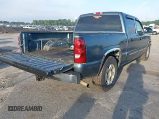 2006 Chevrolet Silverado 1500 LT2 with VIN 2GCEC13Z761347531, listed as a IAAI auction lot 42121593 with 344,438 mi miles. Bid and sale history available at carsss.com. Image 18.