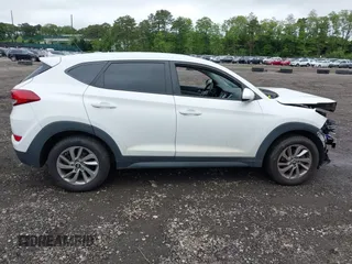 2018 Hyundai Tucson SE z VIN KM8J2CA41JU807280, wystawiony jako IAAI lot #42301977 z przebiegiem 62 415 mil mil oraz . Historia ofert i sprzedaży dostępna na DreamBid. Obrazek 13.