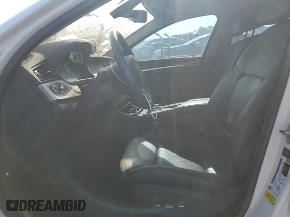 2011 BMW 5 Series 535i z VIN WBAFR7C55BC603380, wystawiony jako Copart lot #55961545 z przebiegiem Nie podano mil oraz Nie do naprawy • Non repairable. Historia ofert i sprzedaży dostępna na DreamBid. Obrazek 7.